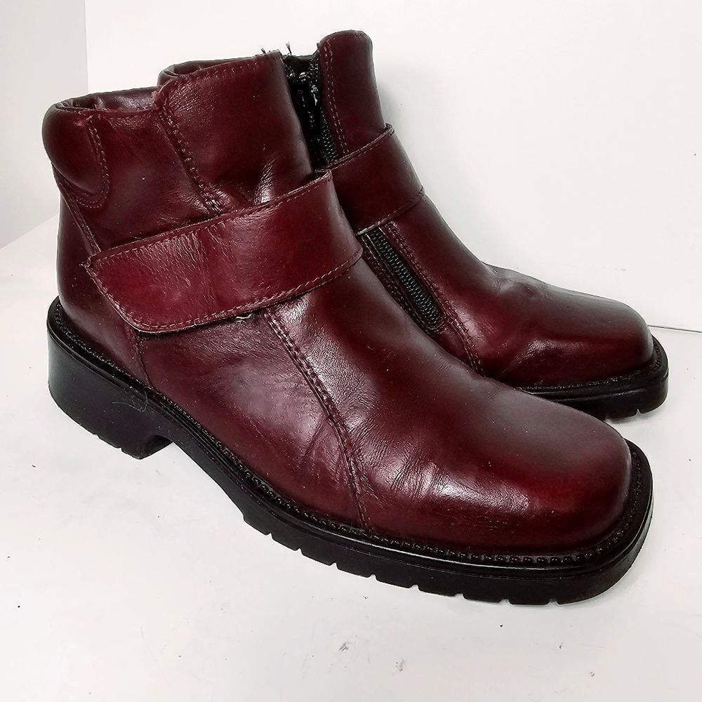 Vintage Canadian Y2K 90s Square Toe Lug Sole Maroon Ankle Boot By Martino Size 8